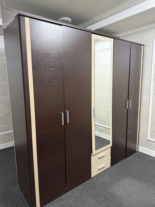 Шкаф сатылады 25.000 тенге