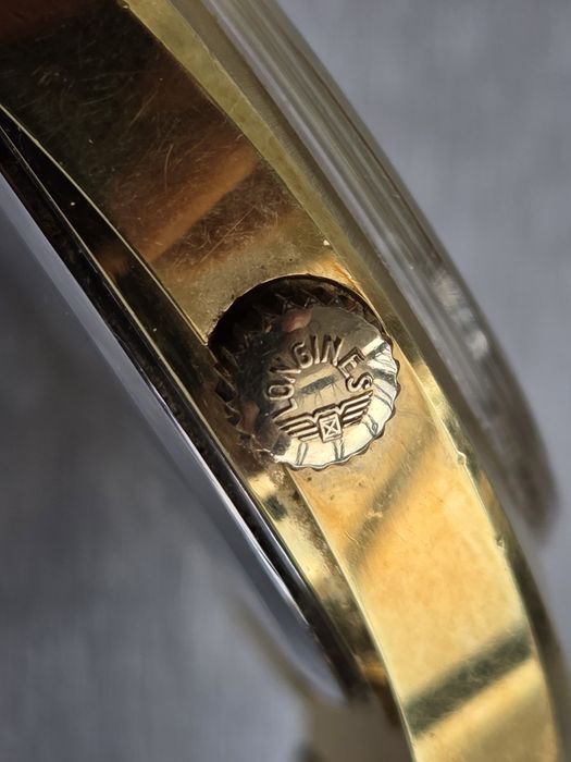 Стар ръчен часовник Longines