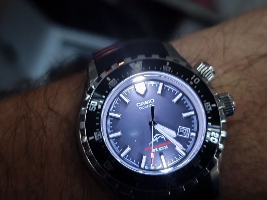 Casio Duro MDV 102 - Super Illuminator