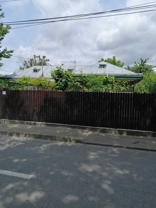 Casa + teren  950 mp de vanzare , Tg. Frumos