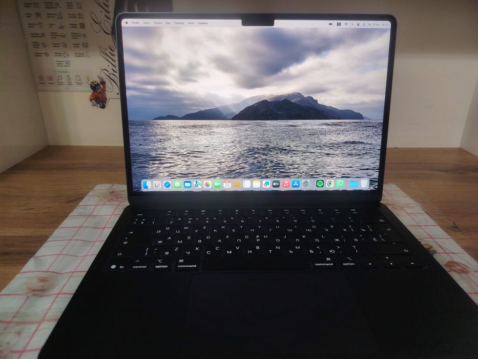 MacBook Air 13" (M4 / 16GB / 512GB) — Идеальное состояние
