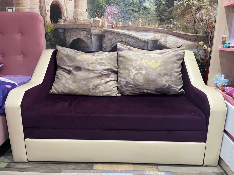 Разтегателен диван