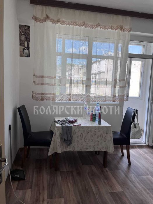 Дава се под наем Двустаен апартамент в Велико Търново, Чолаковци - 45 кв.м за 179 € - Снимка #1