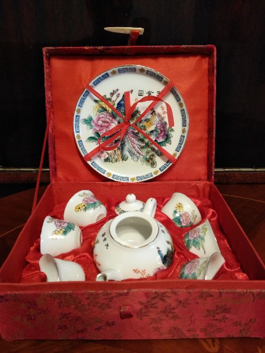 Set portelan servire tarie bauturi alcoolice sake soju tuica