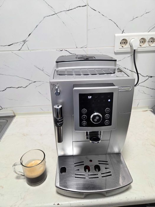 Espressor Automat DeDeLonghi Magnifica S Aparat cu Cafea Boabe