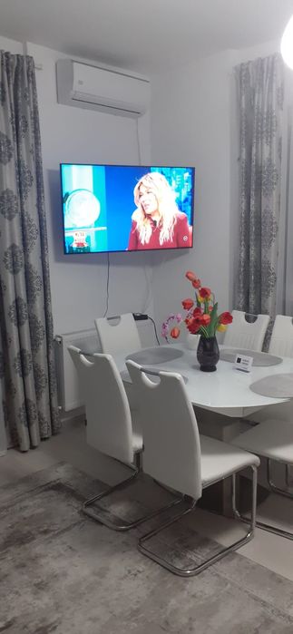 Apartament 3 camere ,81 mp, 2 băi ,2 balcoane ,centrala proprie