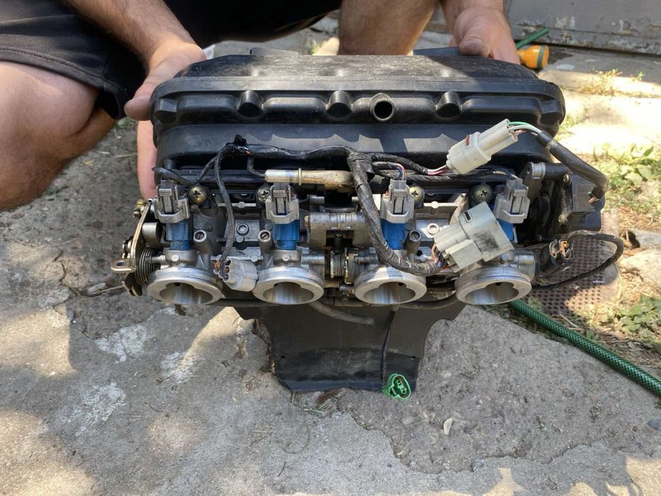 Филтърна кутия, дросели и дюзи за Kawazaki ZX6R 2004Г