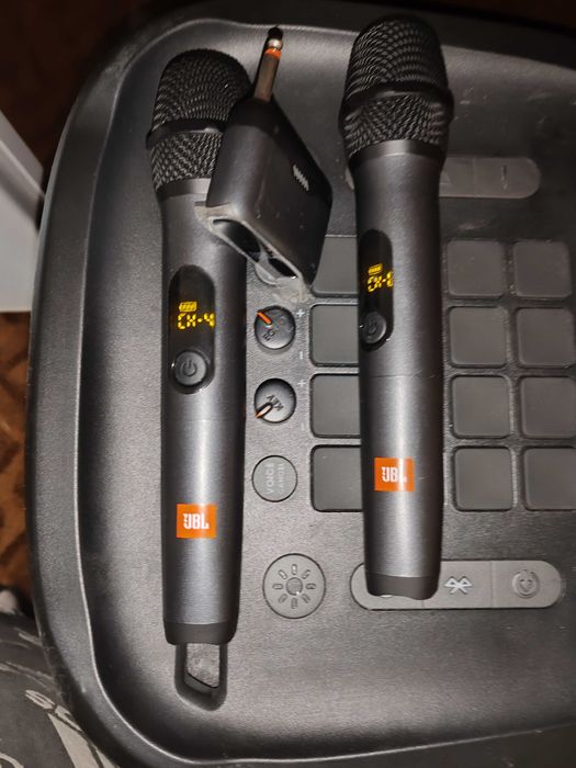 Jbl partybox 1000 със микрофони