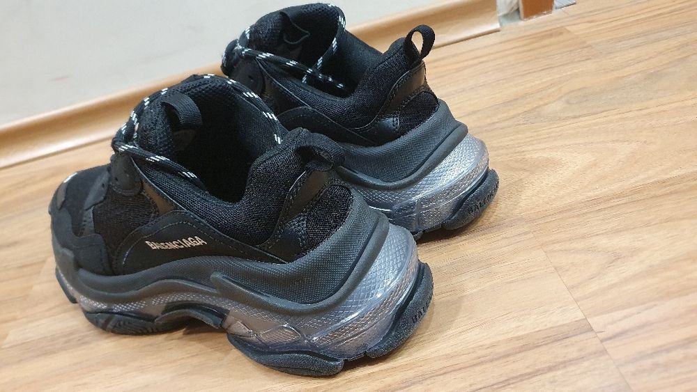 Balenciaga Triple S  Сникърси