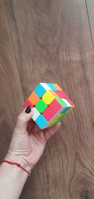 Кубчето на Рубик нов