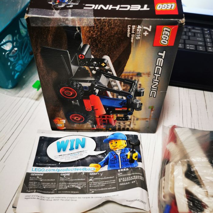 Set Lego tehnic mini incarcator 42116