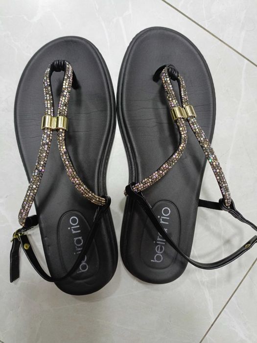 Летние пляжные шлепки