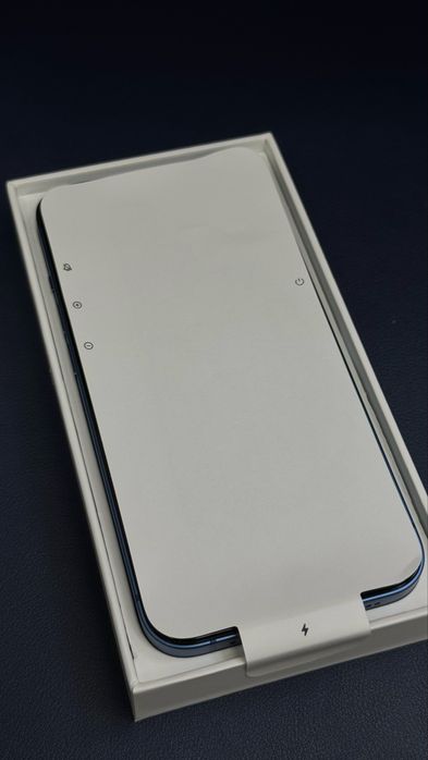 iPhone 13 в идеале (не вскрывался)