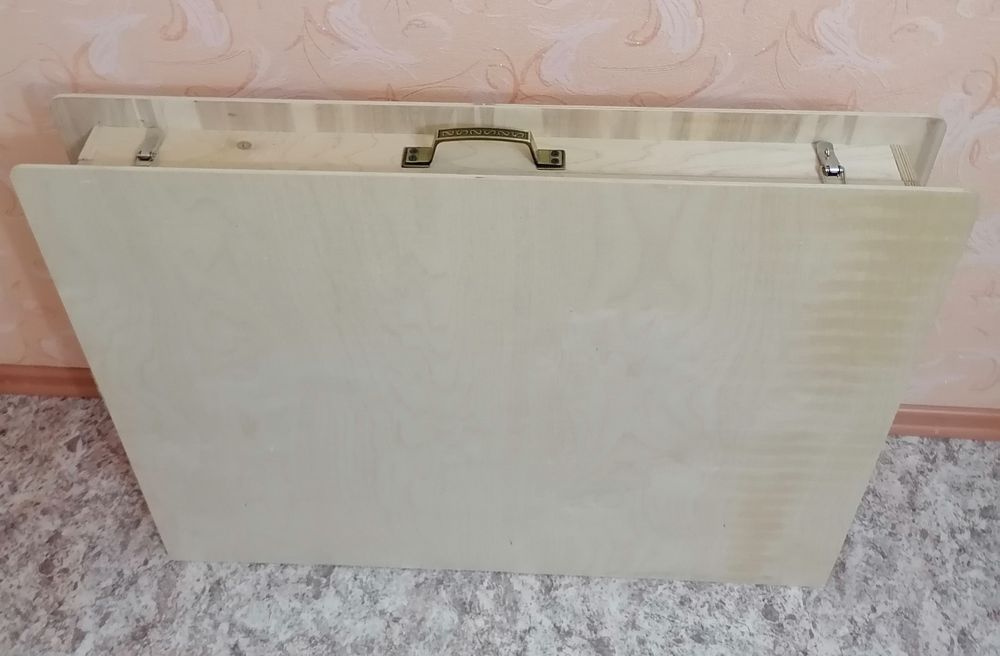 Стол квадратный, на 12 человек