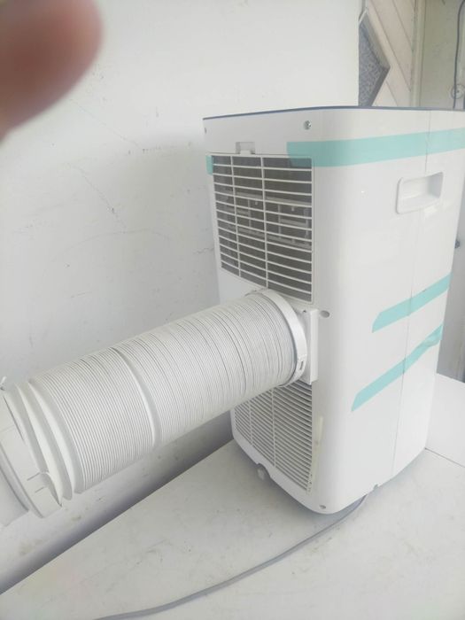 COMFEE 7000btu мобилен климатик за ефективно охлаждане,
обезвлажняване, вентилация
10000