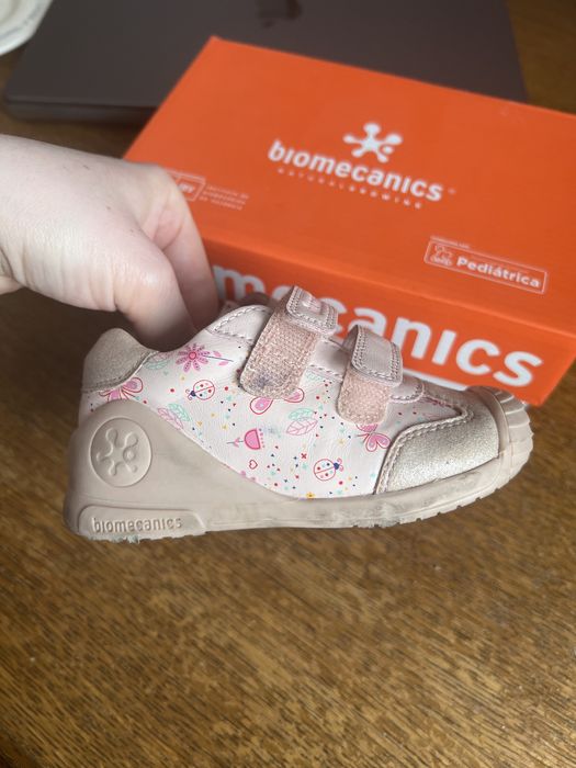 Кроссовки biomecanics 22