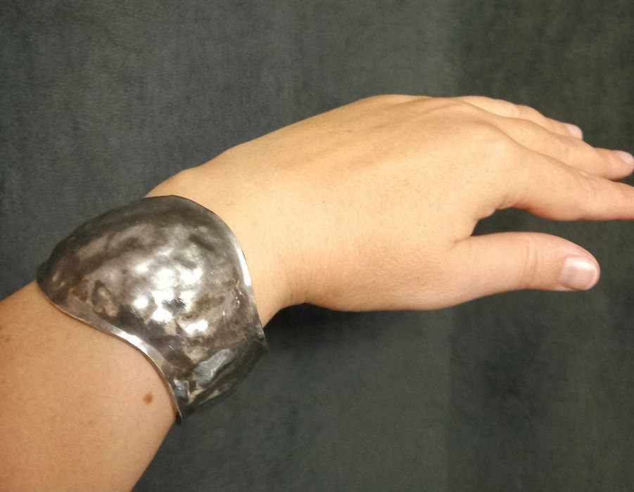 Гривна ковано сребро, ръчна изработка обеци сребро 925 оникс гранат