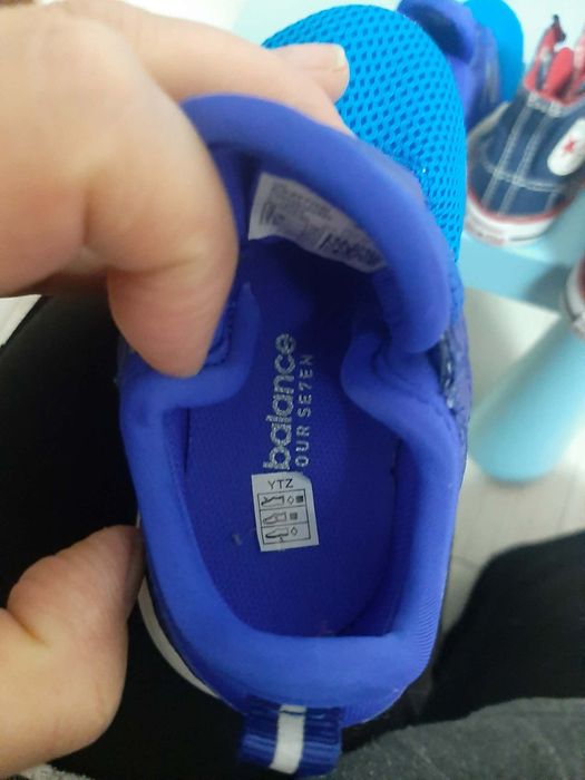 Бебешки маратонки New Balance и Converse