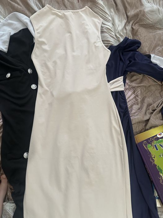 Продаю платья, обтягивающие