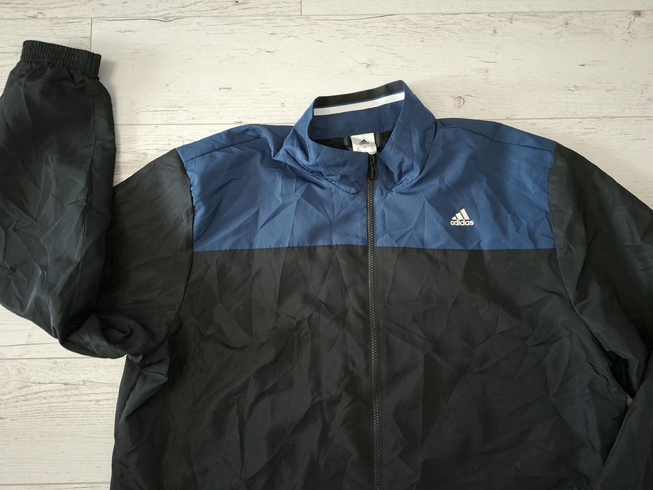 Adidas-Ориг. Тънко яке Ново!