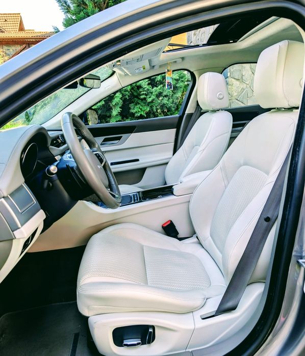 Jaguar XF 2020 + 2 Seturi de Jante - Revizii efectuate recent