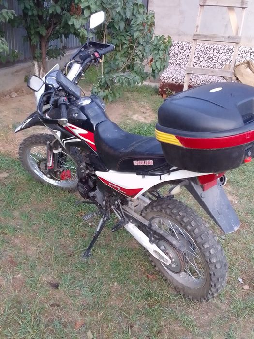 Продам эндуро китаец 250 кубов.