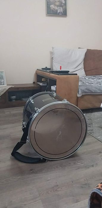 Бас каса с усилвател