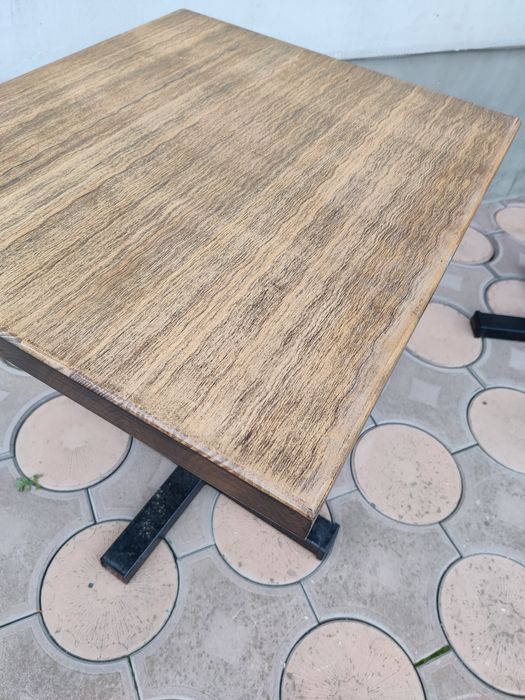 Vând masa pt bar/terasă/grădină.