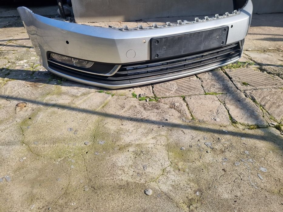 Предна броня Пасат б7