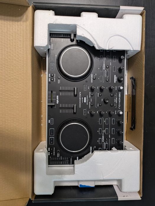 DENON DJ controller MC2000