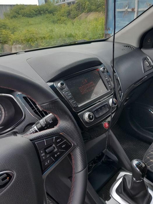 Продам кроссовер JAK S5