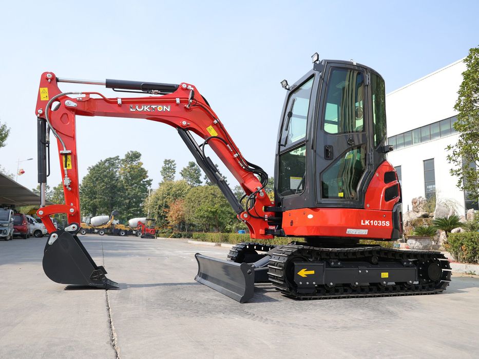 Miniexcavator nou pe senile  Yanmar 3,5 tone   cu garantie 3 cupe