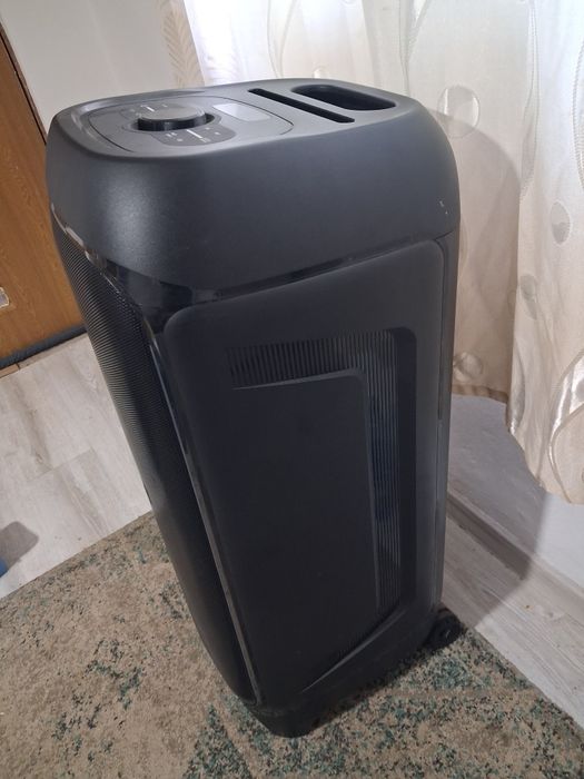 Boxa samus aproape nouă