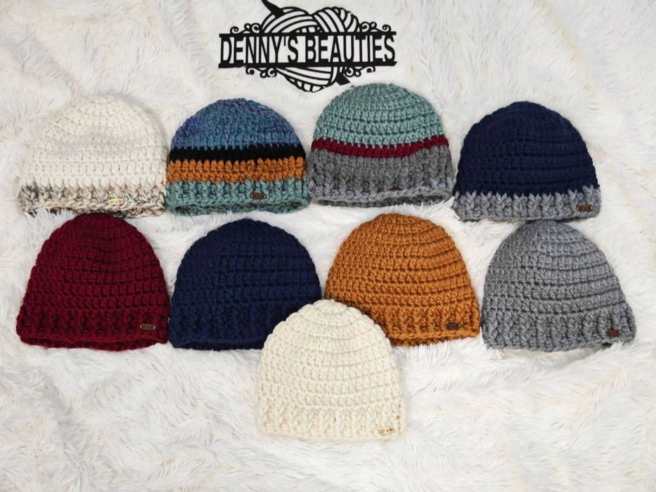 Ръчно плетена унисекс шапка модел „Алекс“ универсален размер