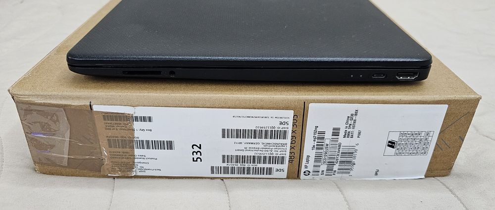 Лаптоп HP 15s НОВ