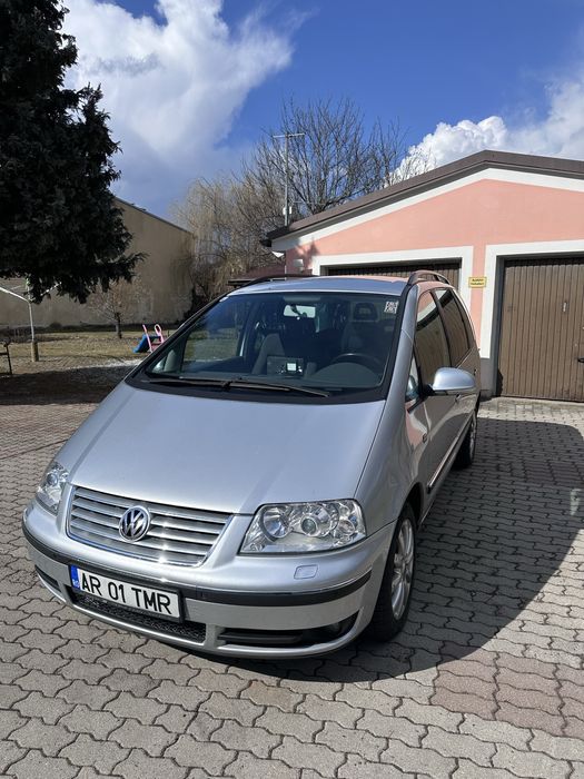 Vând Volkswagen Sharan 2.0 TDI – 7 locuri – 5000€