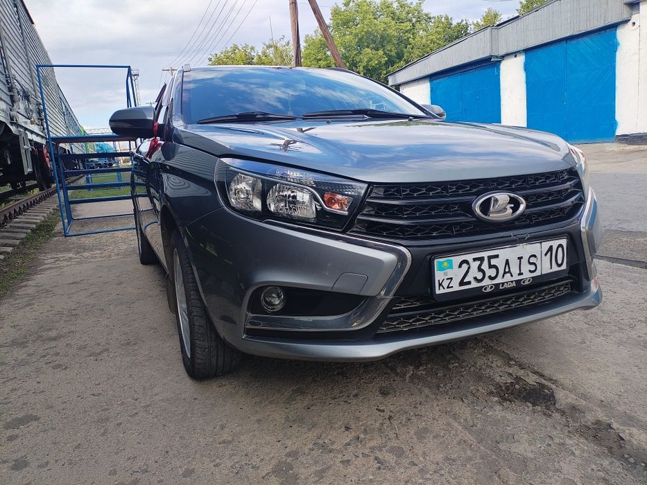 Продам ладу Веста 2018 года выпуска