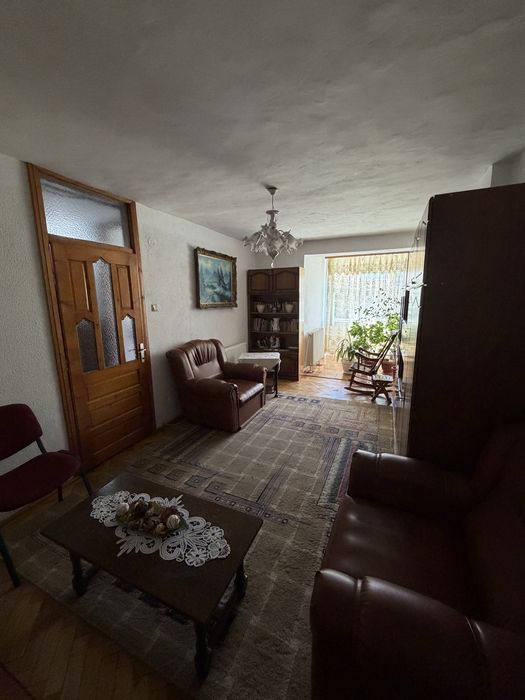Apartament 3 camere de vânzare, 70,5 mp