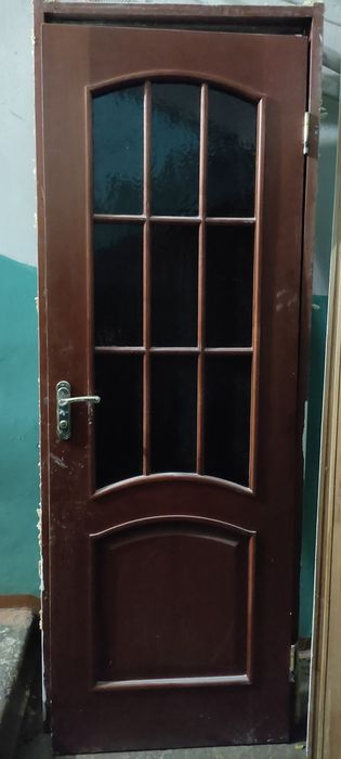 Продам деревянную дверь