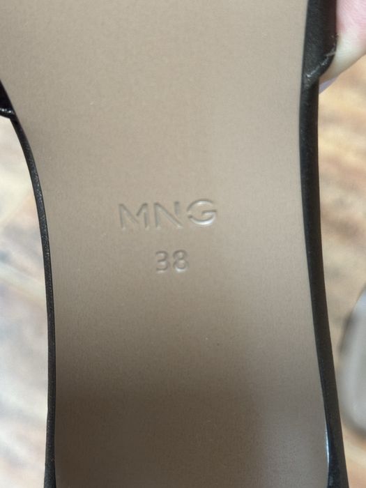 Токчета Mango.