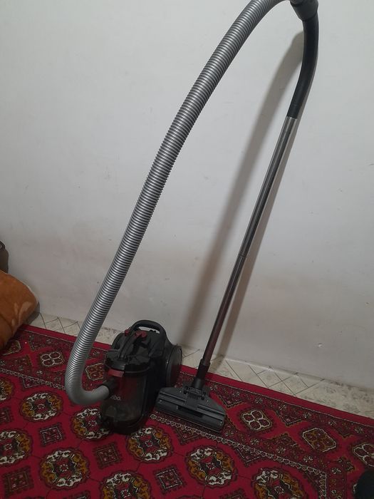 Продаются пылесос в рабочем состоянии.