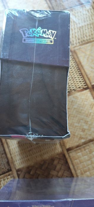 Pokémon Karmesin & Purpur Paldeas Schicksale Top-Trainer-Box (DE)