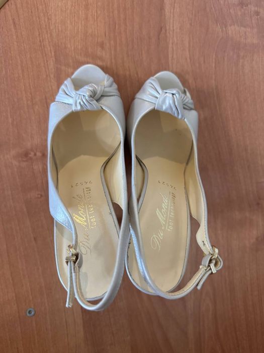 Босоножки женские