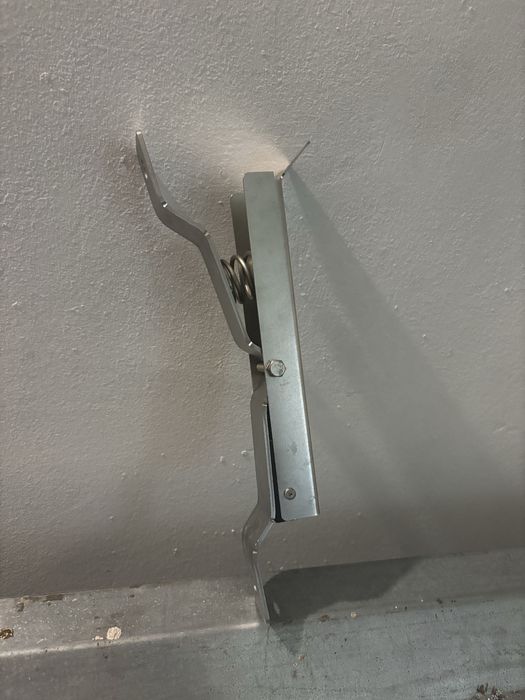 Щипки за стелки – идеален за автомивки