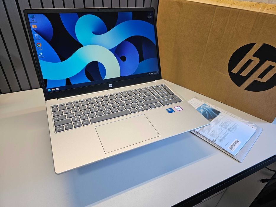 ПРОДАМ HP Laptop 15-FD1097CI Мощный Ноутбук Core™i5-120U 14 ПОКОЛЕНИЯ.