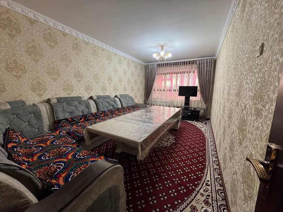 3 хонали 2 этажида квартира оилага ижарага берилади! Тенис корт.