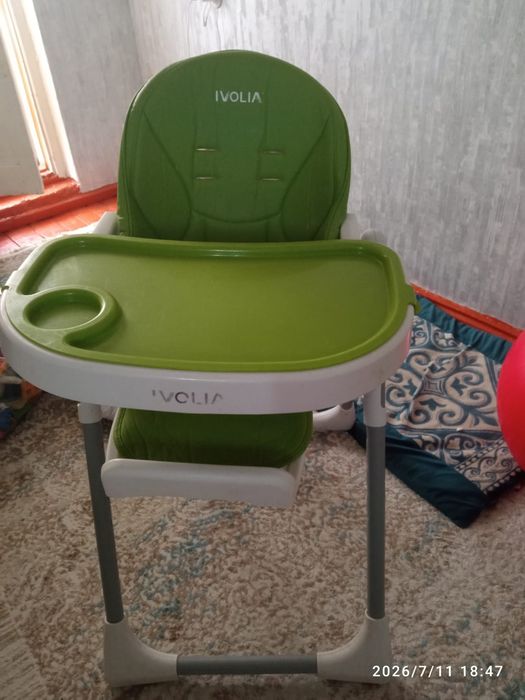 Продам обеденный детский столик