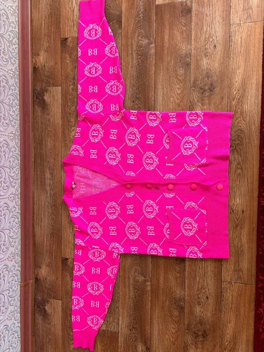 Розовый кардиган