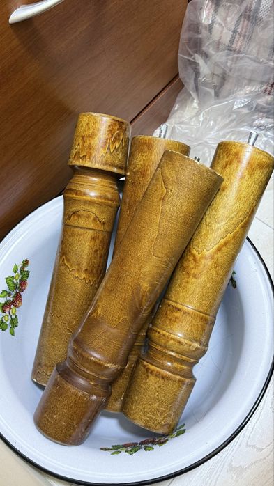 Деревянный стол большой