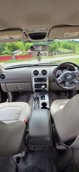 Vând Jeep Grand  Cherokee